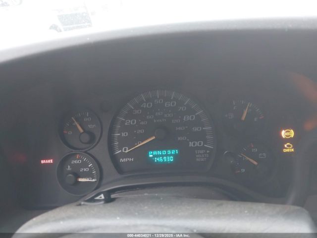 GMC Savana Standard Image 3