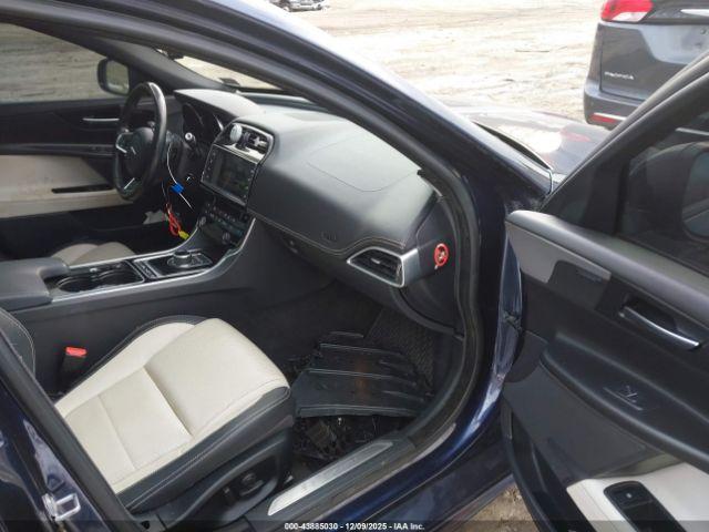 Jaguar XE 20d R-sport Image 15