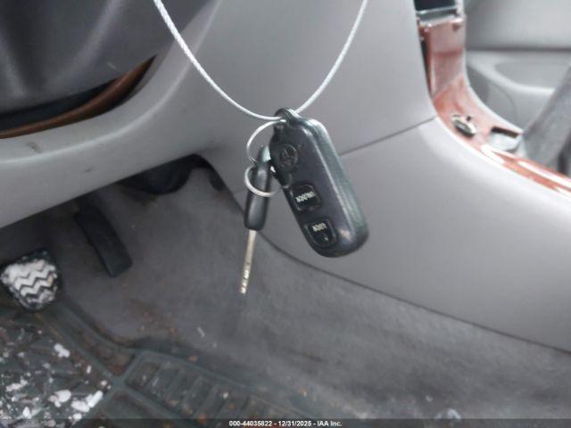 Toyota Corolla Le Image 8