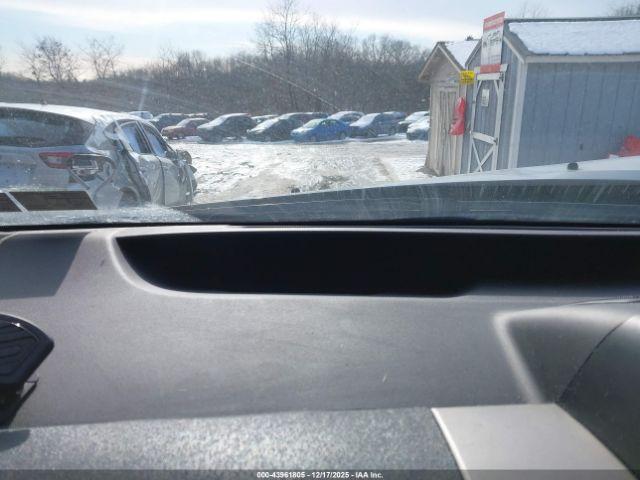 Toyota Prius Image 2