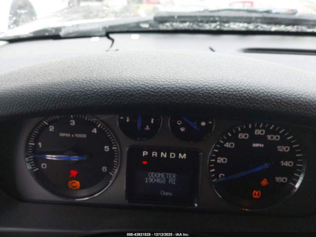 Cadillac Escalade Standard Image 14