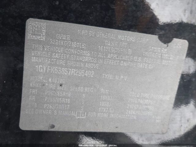 Cadillac Escalade Standard Image 5