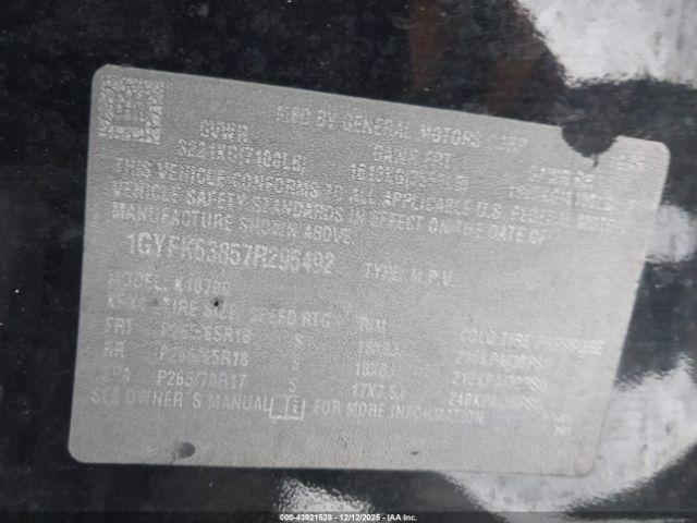 Cadillac Escalade Standard Image 5