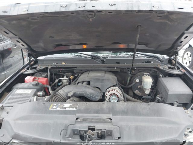 Cadillac Escalade Standard Image 16