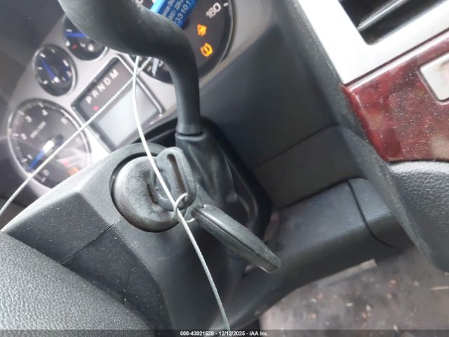 Cadillac Escalade Standard Image 2