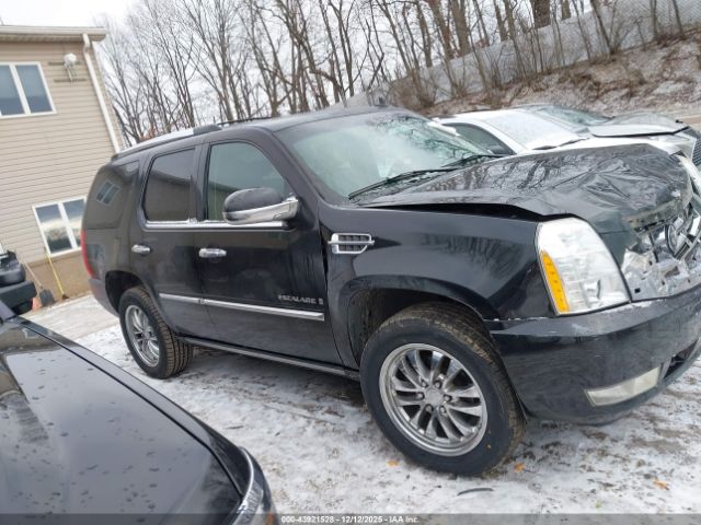 Cadillac Escalade Standard Image 10