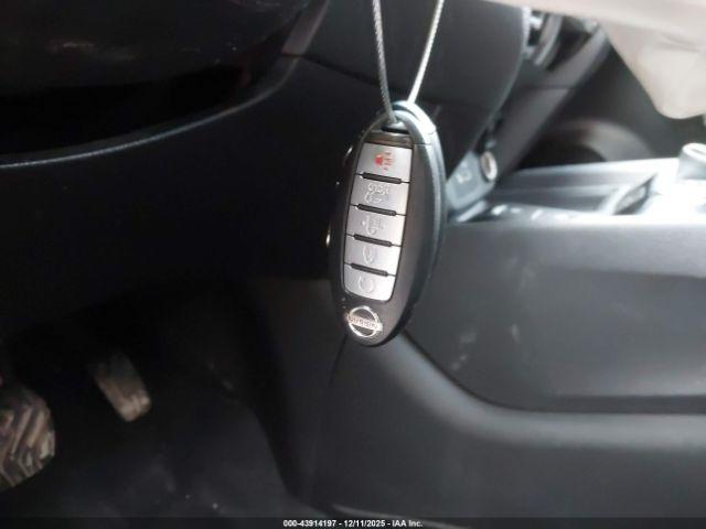 Nissan Rogue Sv Image 16