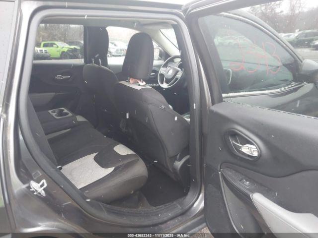 Jeep Cherokee Latitude Image 14