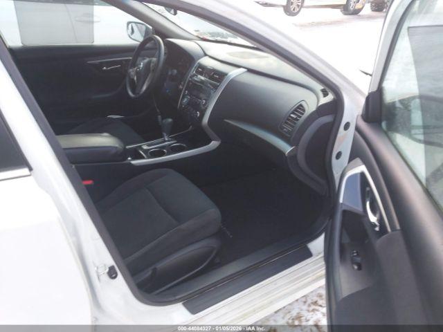 Nissan Altima 2.5 S Image 6