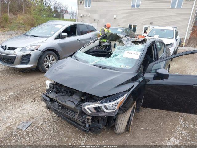 Nissan Versa S Image 11
