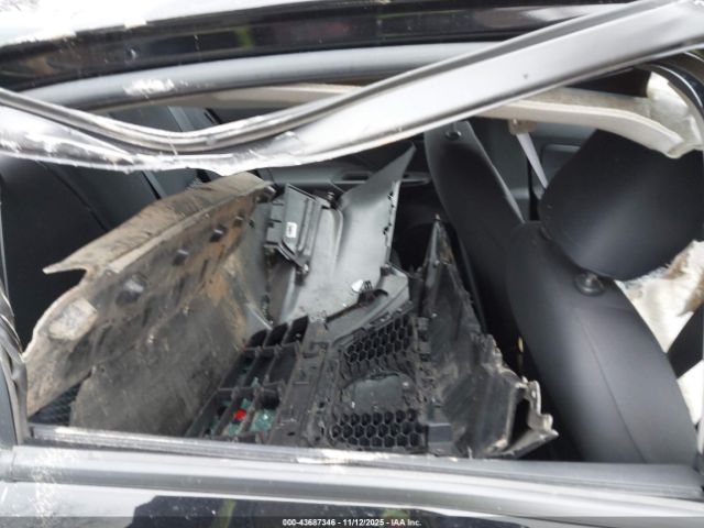 Nissan Versa S Image 6