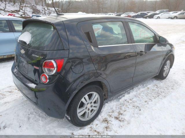 Chevrolet Sonic Lt Auto Image 14