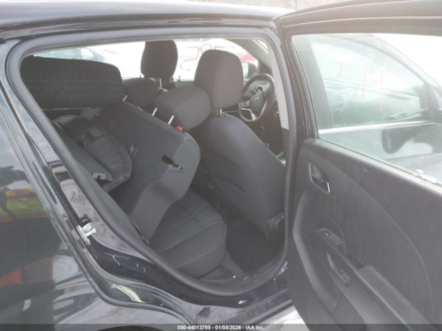 Chevrolet Sonic Lt Auto Image 2