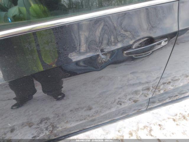 Chevrolet Sonic Lt Auto Image 10