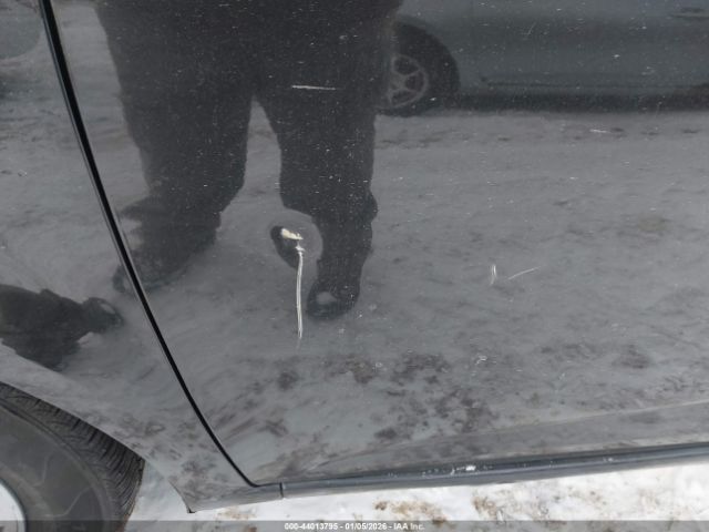 Chevrolet Sonic Lt Auto Image 11