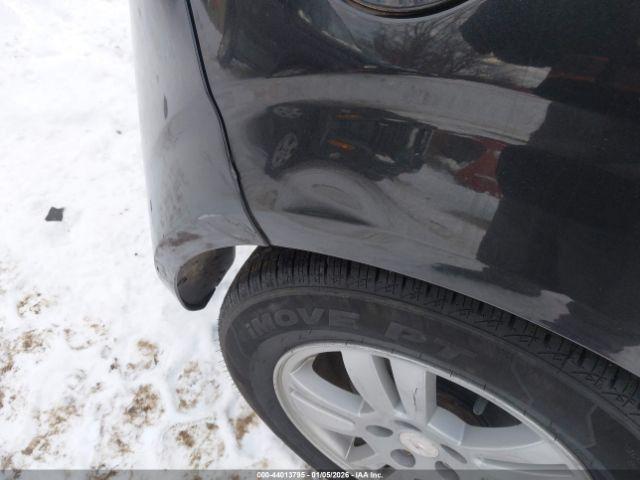 Chevrolet Sonic Lt Auto Image 12