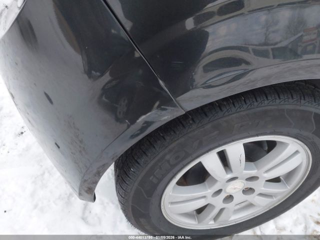 Chevrolet Sonic Lt Auto Image 8