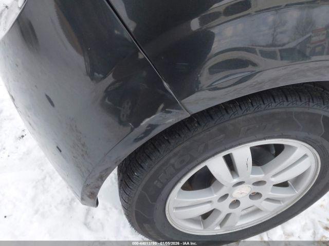 Chevrolet Sonic Lt Auto Image 8