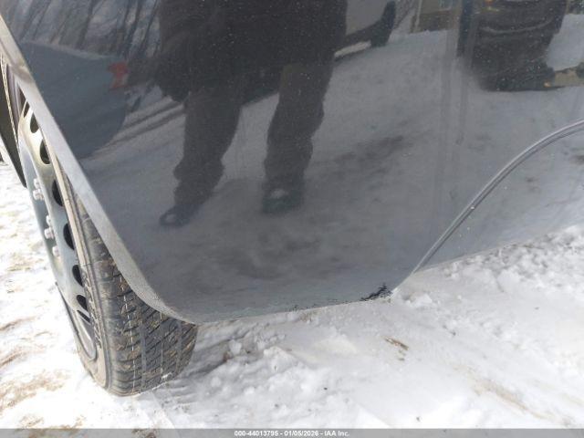 Chevrolet Sonic Lt Auto Image 13