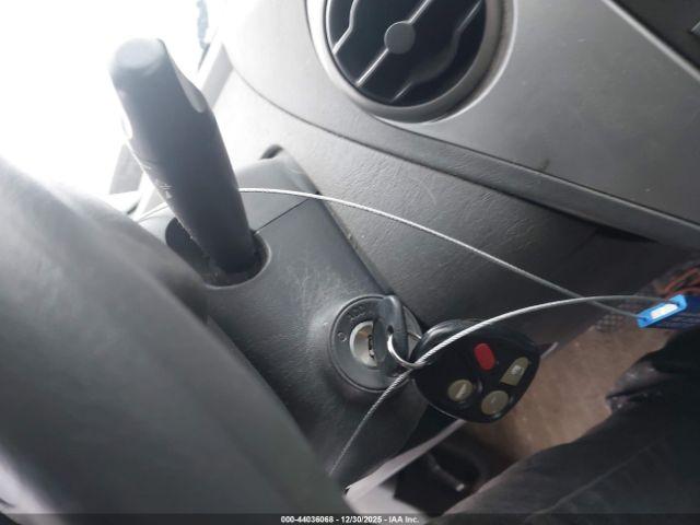 Saturn Ion 2 Image 11