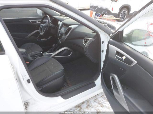 Hyundai VELOSTER Image 11