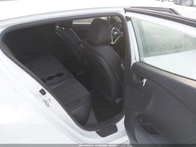 Hyundai VELOSTER Image 15