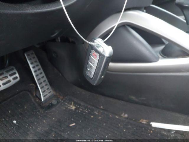 Hyundai VELOSTER Image 7