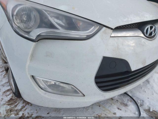 Hyundai VELOSTER Image 8