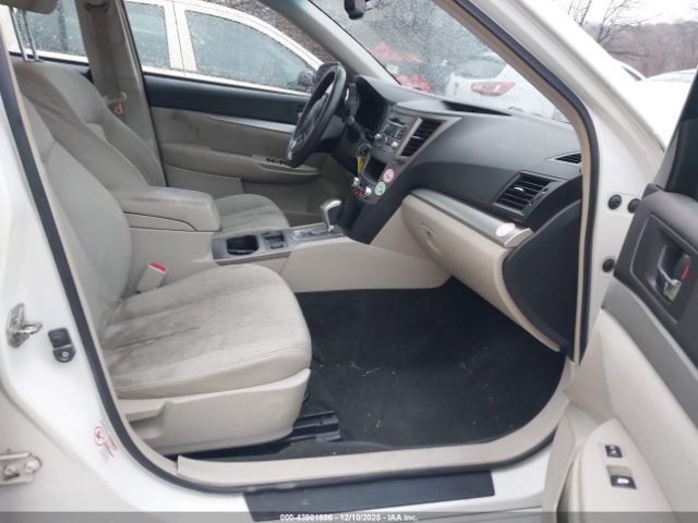Subaru Legacy 2.5i Image 4