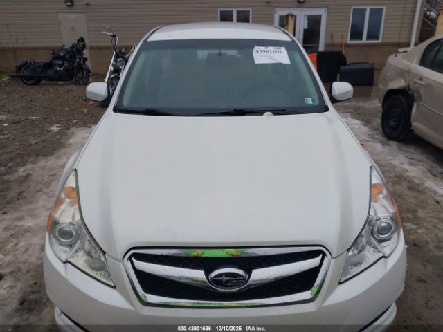 Subaru Legacy 2.5i Image 10