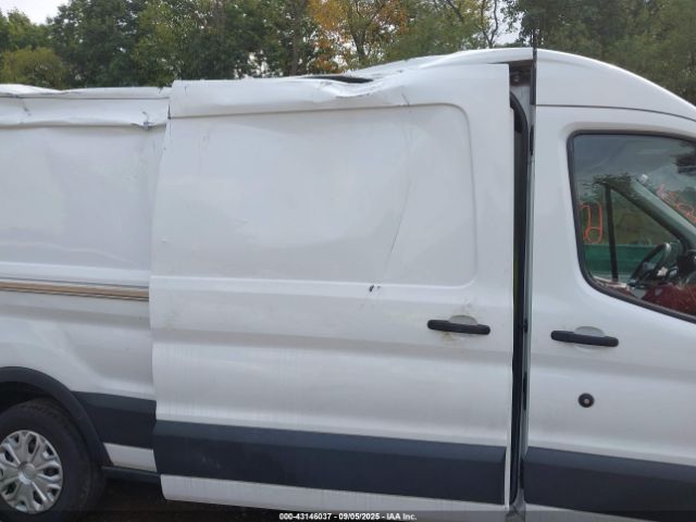 Ford Transit Image 11
