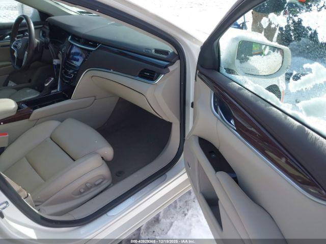 Cadillac XTS Luxury Image 12