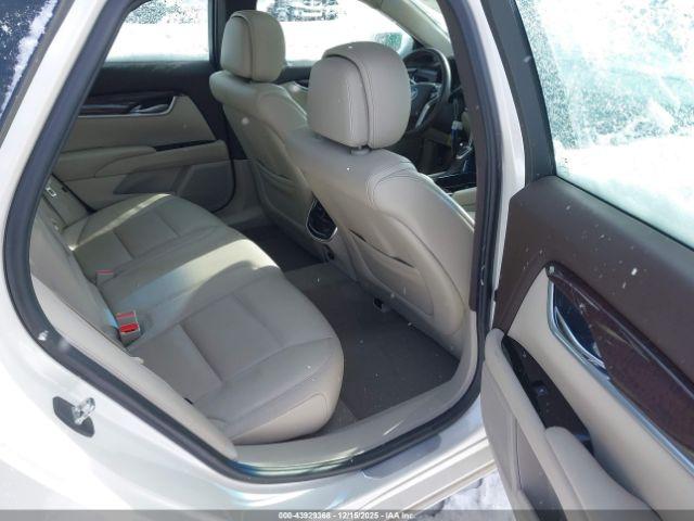 Cadillac XTS Luxury Image 16