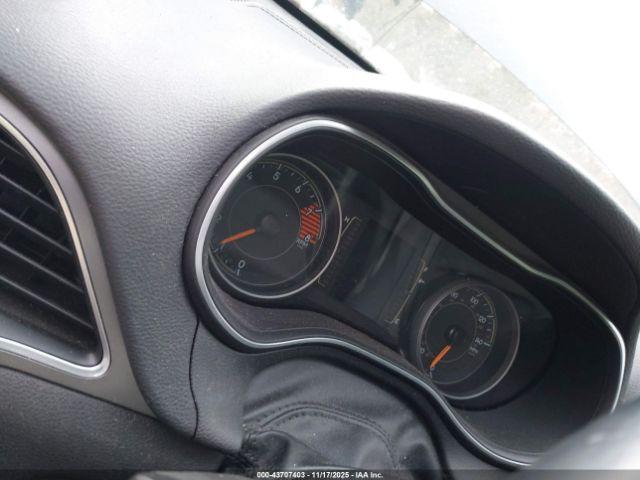 Jeep Cherokee Latitude Lux 4x4 Image 14