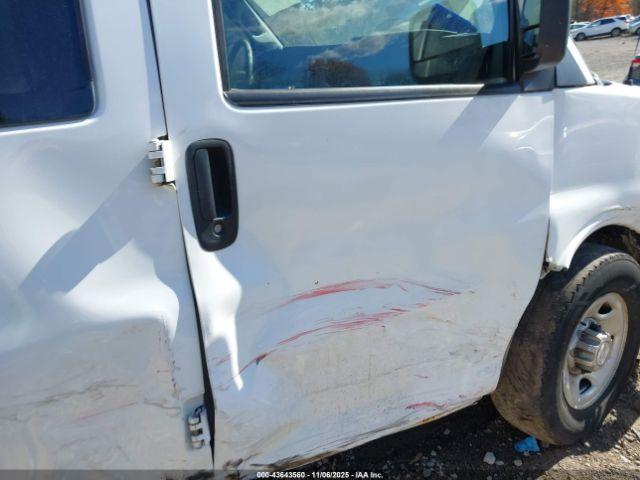 Chevrolet Express Lt Image 8