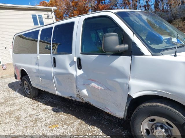 Chevrolet Express Lt Image 5