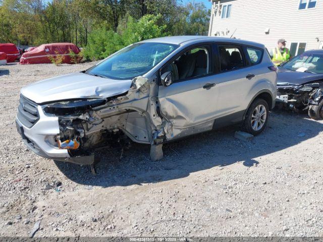 Ford Escape S Image 2