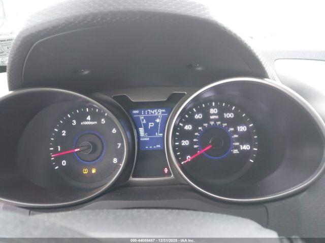 Hyundai VELOSTER Image 5