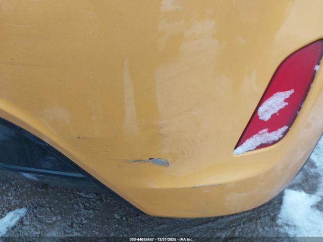 Hyundai VELOSTER Image 17