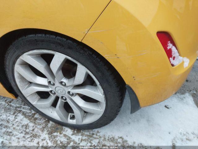 Hyundai VELOSTER Image 13