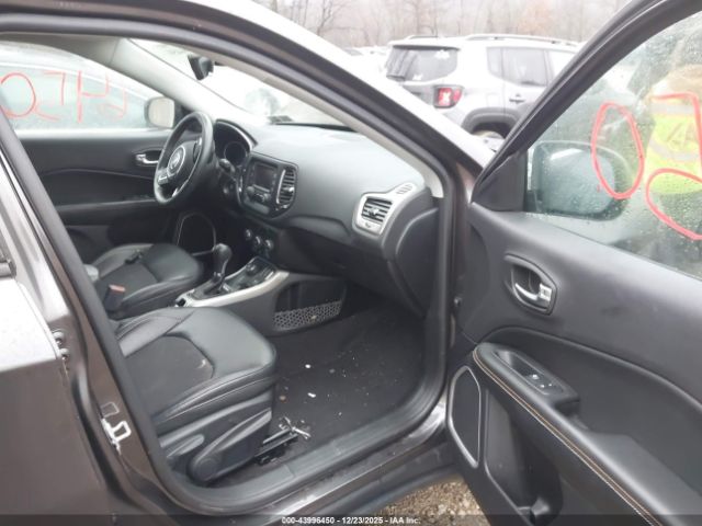 Jeep Compass Latitude 4x4 Image 9