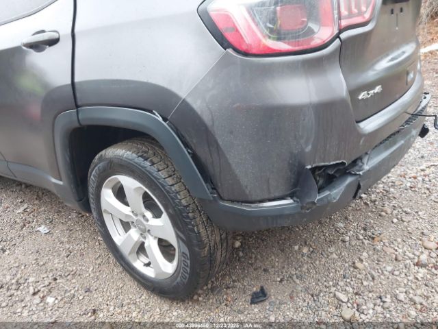 Jeep Compass Latitude 4x4 Image 8