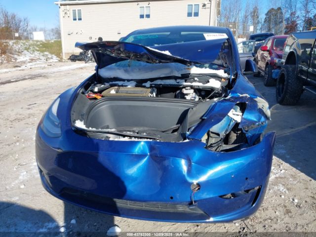 Tesla Model Y Long Range Dual Motor All-wheel Drive Image 8