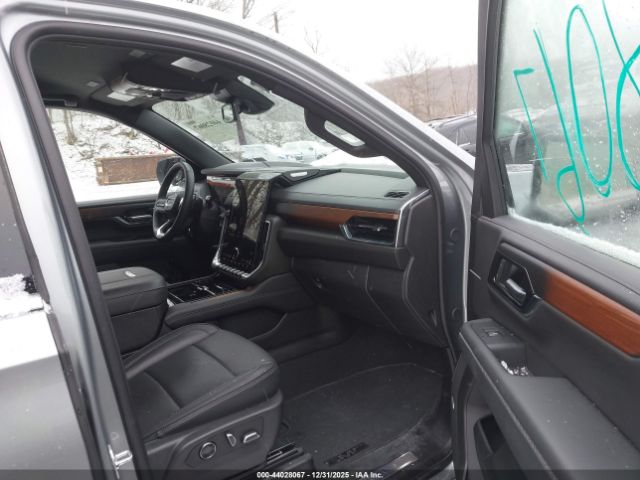 GMC Yukon 4wd Denali Image 4