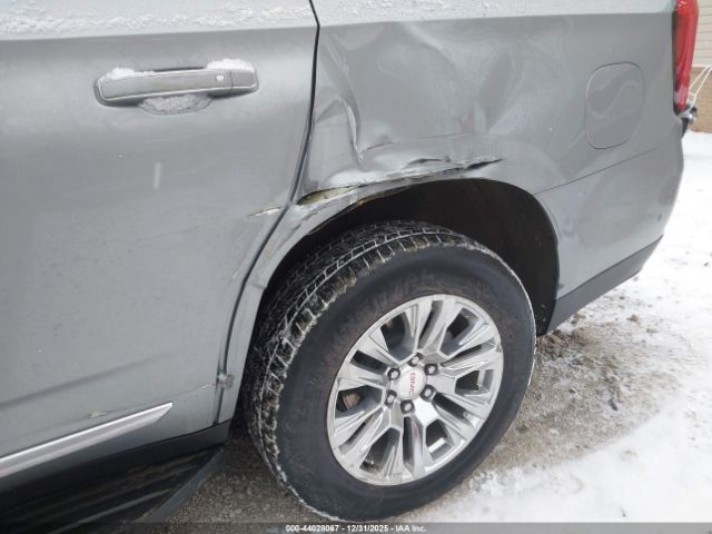 GMC Yukon 4wd Denali Image 2