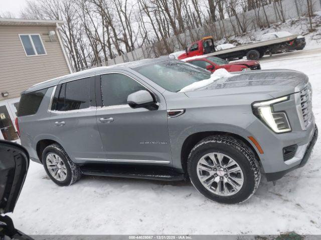 GMC Yukon 4wd Denali Image 15