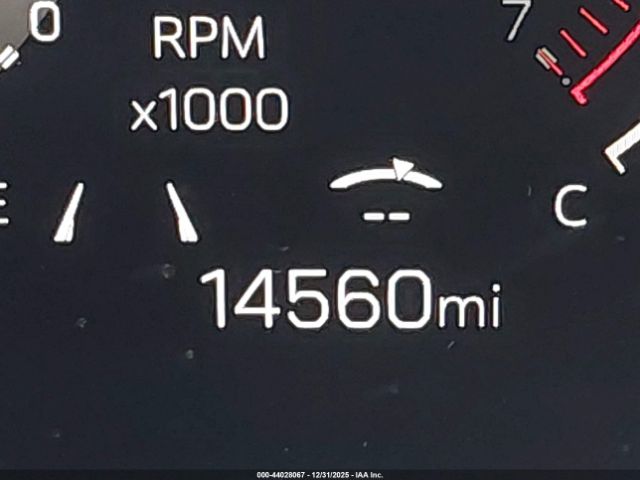 GMC Yukon 4wd Denali Image 14