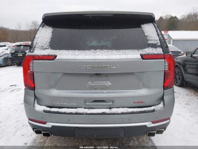 GMC Yukon 4wd Denali Image 18