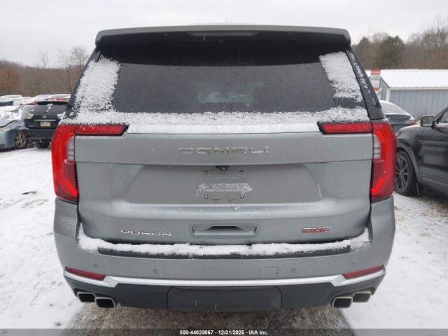 GMC Yukon 4wd Denali Image 18