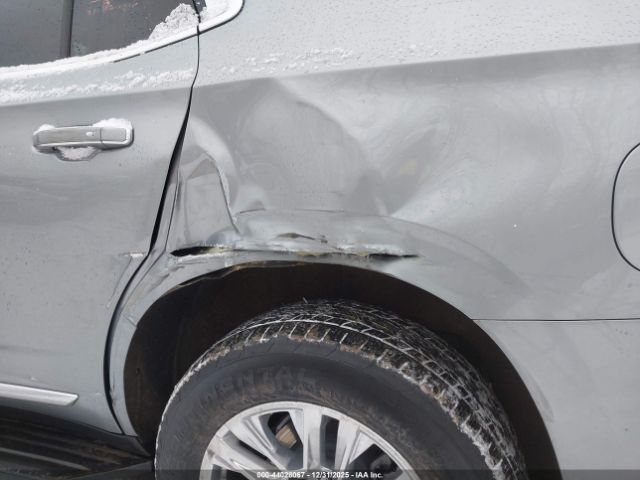 GMC Yukon 4wd Denali Image 10